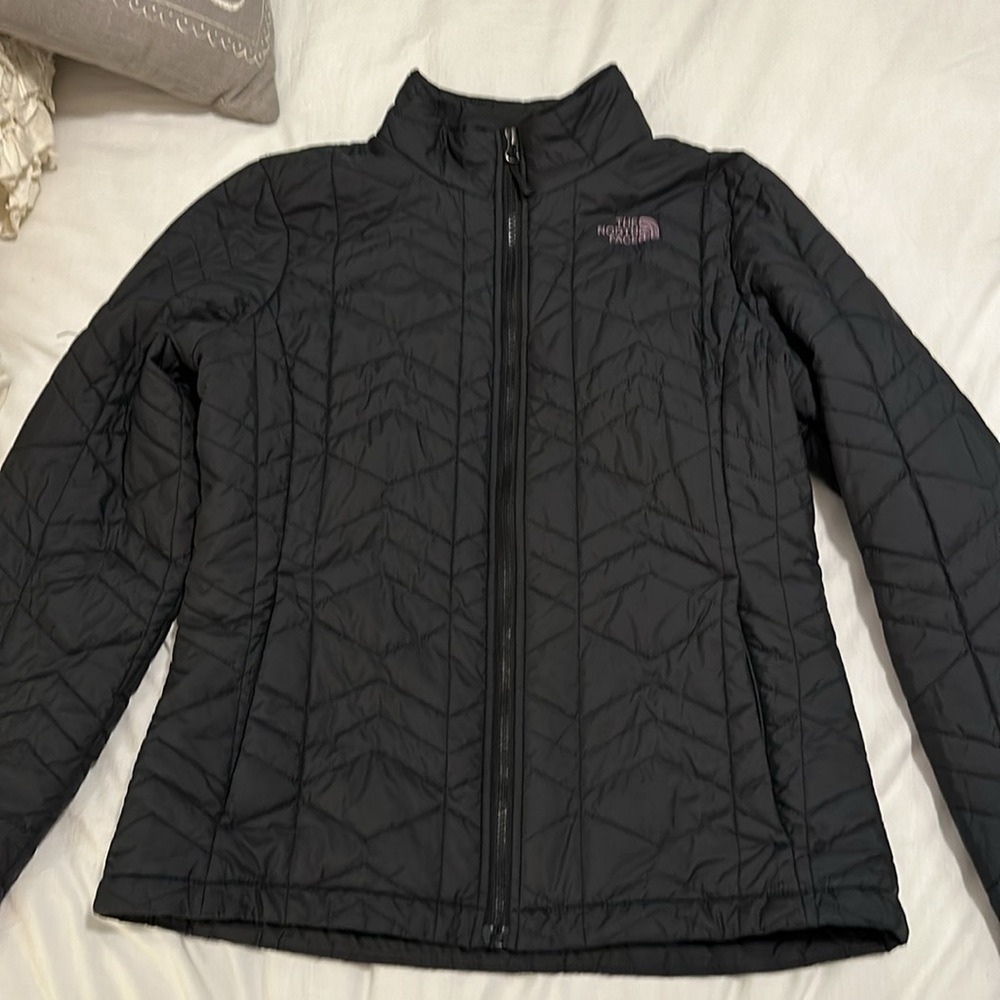 North Face Women’s Thinsulate Short Gray Jacket